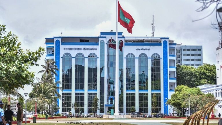 އެންމެ ބޮޑު އެއް ގޮންޖެހުމަކީ ސްކޭމްގައި ޖެހޭ މީހުން މައްސަލަ ރިޕޯޓުކުރުން ލަސްކުރުން: ފުލުހުން
