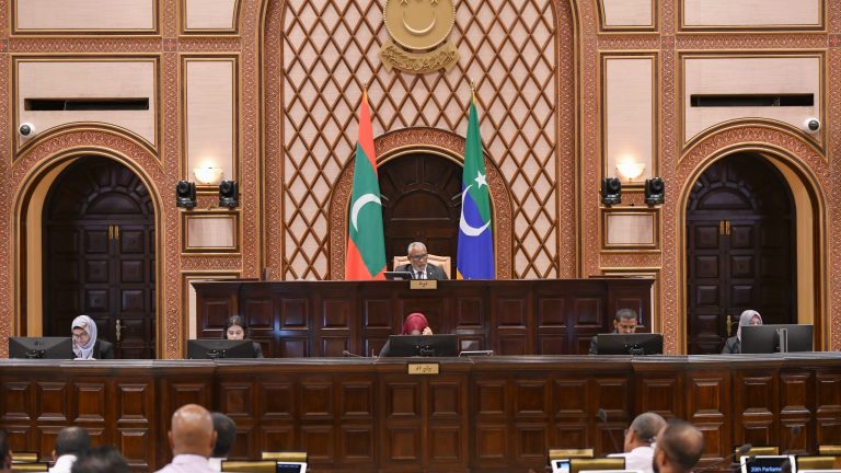 އިދިކޮޅުގެ މުޒާހަރާތަކަށް ފިޔަވަޅު އަޅަން ޕީއެންސީގެ ގަރާރެއް މަޖިލީހަށް