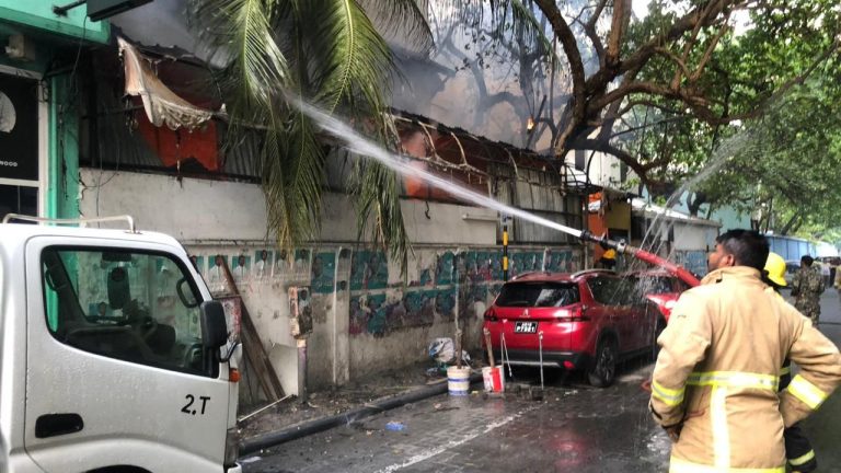 މާފަންނު ހައުސްޕްލާޒާ ގޭގައި އަލިފާނުގެ ހާދިސާއެއް ހިނގައިފި