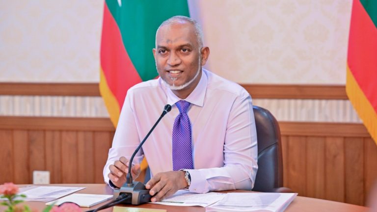 ރާއްޖެއަށް ޑްރަގް އެތެރެކޮށް ވިޔަފާރިކުރާ މީހުންނަށް މަރުގެ އަދަބުދޭ އިސްލާހު ރައީސް ތަސްދީކުރައްވައިފި