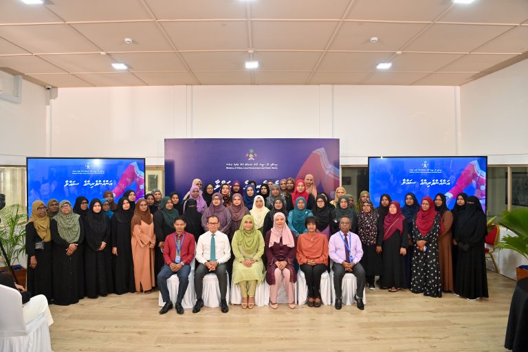 “އަންހެންވެރިންގެ ސައްލާ” ފެށުމުގެ ރަސްމިއްޔާތު މެޑަމް ސާޖިދާ ޝަރަފުވެރިކޮށްދެއްވައިފި
