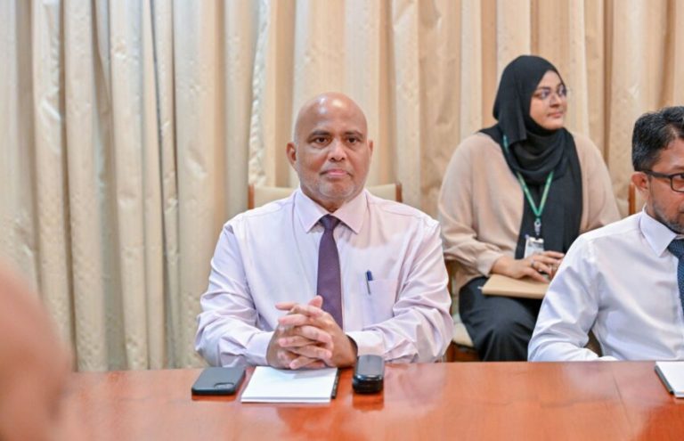 ޤައުމުގެ އިޤްތިޞާދު ވަރުގަދަވެ، ދުވެލި ބާރުވުމުގެ ފަހަތުގައިވަނީ މަސައްކަތްތެރިން: މިނިސްޓަރު ހައިދަރު
