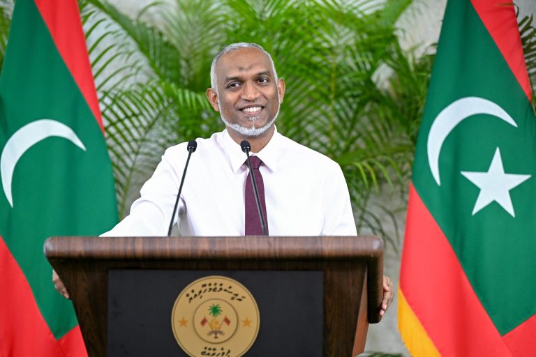 މިހާތަނަށް ދުނިޔޭގައި ބޭއްވުނު އެންމެ ދިގު ޕްރެސް ކޮންފަރެންސްގެ ރެކޯޑު ރައީސް މުޢިއްޒުއަށް