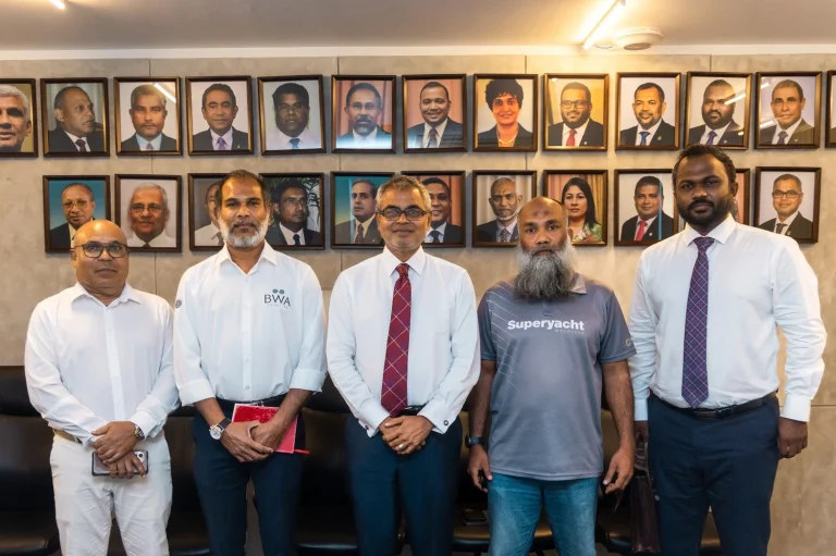 ކުރޫޒް އަދި ޔޮޓް ސެކްޓަރުގެ ޚިދުމަތްތައް ހަރުދަނާ ކުރުމާ ގުޅޭގޮތުން މިނިސްޓަރ ޠާރިޤް “މާޔާ” އާ ބައްދަލުކުރައްވައިފި