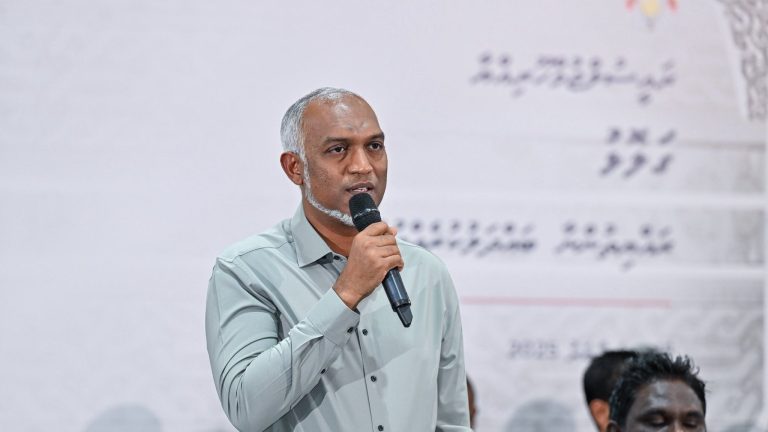 ރައީސް މުއިއްޒާ ބައްދަލުކުރަން އާންމުންނަށް ހުޅުވާލި “ރައްޔިތުންގެ އަޑު” ޕްރޮގްރާމް ފަށައިފި