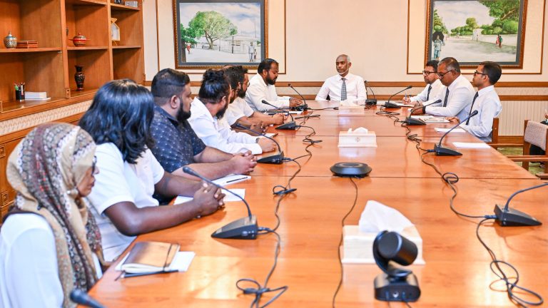 ޓެކްސީގެ ޚިދުމަތް ދިނުމުގައި ކުރިމަތިވާ ދަތިތައް ޙައްލުކުރުމާ ގުޅޭގޮތުން މަޝްވަރާކުރައްވައިފި