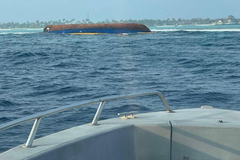 ބަންޑުން ޖަހާލި ބޯޓުން ބައެއް ތަކެތި އޮޔާ ދާތީ ސަމާލުވާން އެދިއްޖެ