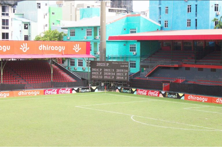 ގަލޮޅު ދަނޑު ތަޅާލަނީ، ރަސްމީ ދަނޑު ހުޅުމާލެއަށް