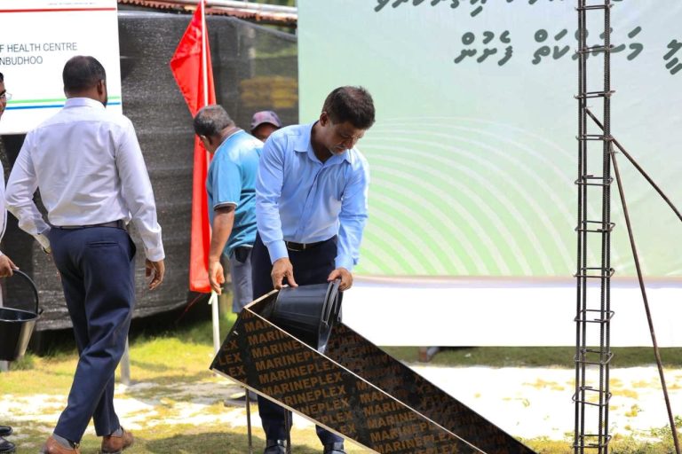 އެއް އަހަރުތެރޭ ނިންމާގޮތަށް ރިނބުދޫ ސިއްހީ މަރުކަޒުގެ މަސައްކަތް ފަށައިފި