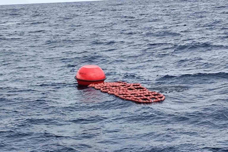ހިރިލަންދޫ ހުޅަނގު ދެކުނުން 12 މޭލު ބޭރުގައި ކަނދުފަތި އަޅައިފި