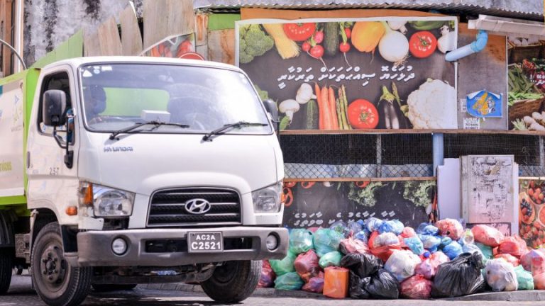 ވެމްކޯ މުވައްޒަފުންނަށް ޕެންޝަން ފައިސާ ޖަމާނުވާ މައްސަލަ މަޖިލީހަށް ވެމްކޯ އިން ރޯދަމަހު އަދި 6 ރޯދައިގައި ކުނި އުކާ ގަޑިތަކަށް ބަދަލު ގެނެސްފި