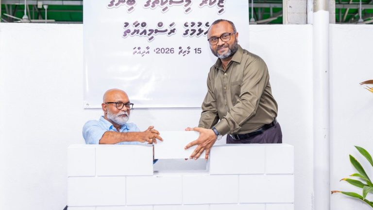 ޒިކުރާ މިސްކިތް ބިމުގައި ބިނާކުރާ އާ މިސްކިތުގެ ބިންގާ އަޅައިފި