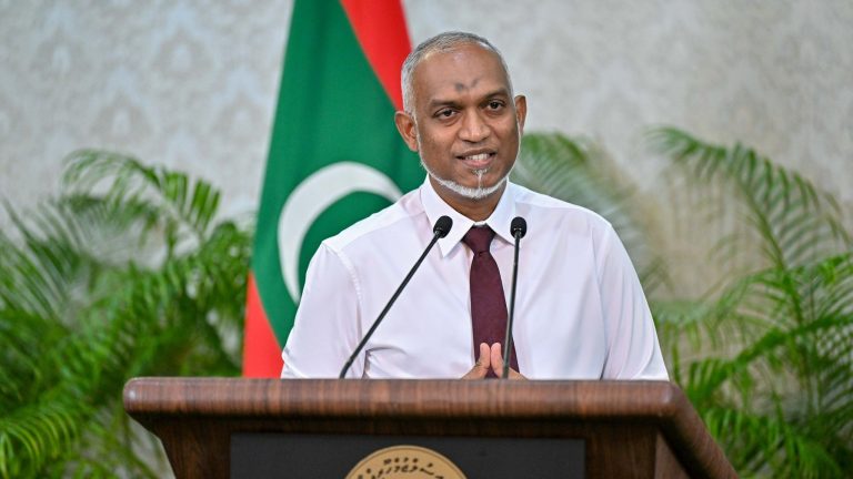 ރައްޔިތުންނަށް ޚިދުމަތްދޭ މުއައްސަސާތައް ހަރުދަނާކުރުން ހުއްޓުމެއްނެތި ކުރިއަށްދާނެ: ރައީސް ރައީސް ޑރ. މުހައްމަދު މުއިއްޒު