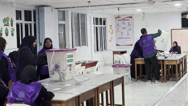 ލޯކަލް ކައުންސިލްތަކާއި އަންހެނުންގެ ތަރައްޤީއަށް މަސައްކަތްކުރާ ކޮމިޓީގެ އިންތިޚާބު އަދި ރައްޔިތުންގެ ޚިޔާލު ހޯދުމުގެ ޢާންމު ވޯޓު 2026ގެ ވޯޓު ގުނުމުގެ ތެރެއިން