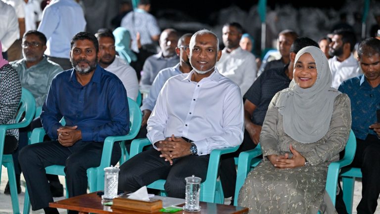 ފެންނަ ނުފެންނަ ވޯޓު ނާކާމިޔާބުވީ ރައްޔިތުންނަށް އޭގެ ފައިދާ ރަނގަޅަށް ކިދާދެވިފައި ނެތުމުން: ރައީސް ރައީސް ޑރ. މުހައްމަދު މުއިއްޒު އއ. ރަސްދޫގައި އޮތް ހަފްލާގެ ތެރެއިން--