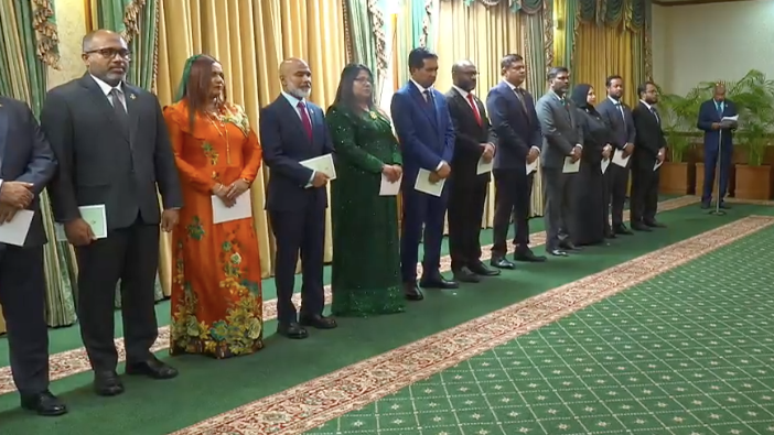 ކެބިނެޓު 15 ވަޒީރުންނަށް ކުޑަކޮށް އަލުން އެކުލަވާލައިފި