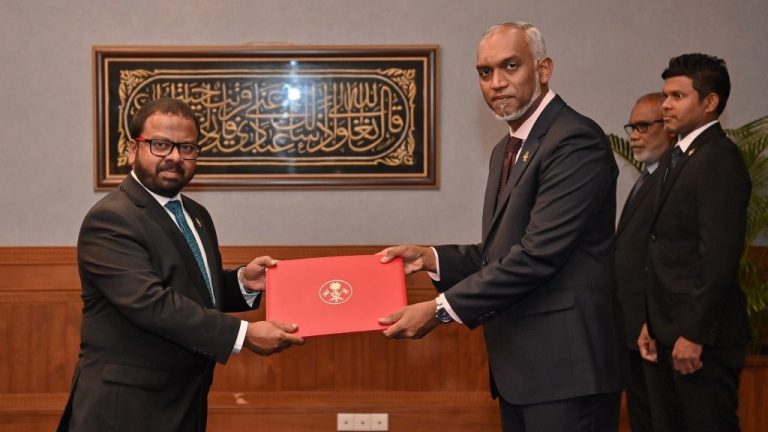 ސަރުކާރުގެ އިސް ތަރުޖަމާނަކަށް މުންދު