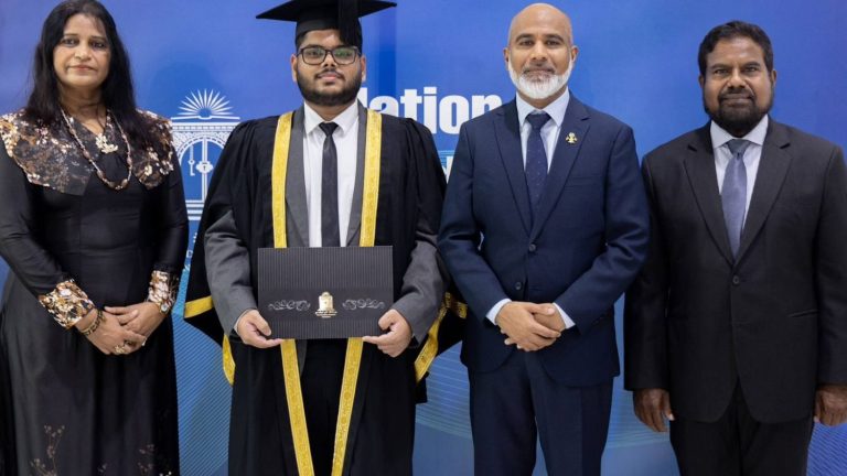 އަޑުއިވުމުން މަހުރޫމްވެފައިވާ ދަރިވަރަކު ފުރަތަމަ ފަހަރަށް އެމްއެންޔޫއިން ދަސްވެނިވެއްޖެ