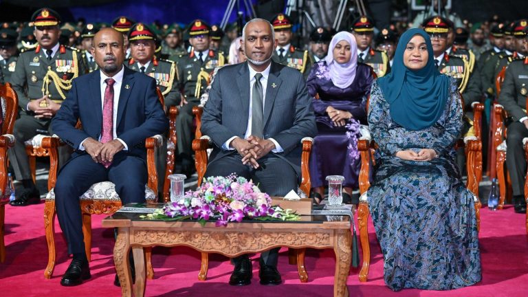 ރޭންކް ބަދަލުނުވާ ނަމަ ސިފައިންގެ ވަޒީފާއިން ވަކިވާންޖެހޭ ގަވާއިދަށް ބަދަލު ގެންނަނީ ރައިސް ޑރ. މުހައްމަދު މުއިއްޒު