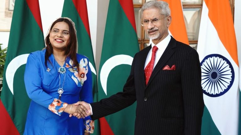 މިނިސްޓަރު އިރުތިޝާމް އިންޑިއާގެ ފޮރިން މިނިސްޓަރު ޖެއިޝަންކަރާއި ބައްދަލުކުރައްވައިފި މިނިސްޓަރު އިރުތިޝާމް, އިންޑިއާގެ އެކްސްޓާނަލް އެފެއާޒް މިނިސްޓަރާ