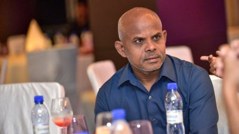 އަބުރުގެ މައްސަލާގައި ދައުރު ނޫހުގެ ރިޕޯޓް ނަގަން ކޯޓުން އަންގައިފި ދައުރު ނޫހުގެ އެޑިޓަރު މޫސާ ލަތީފު