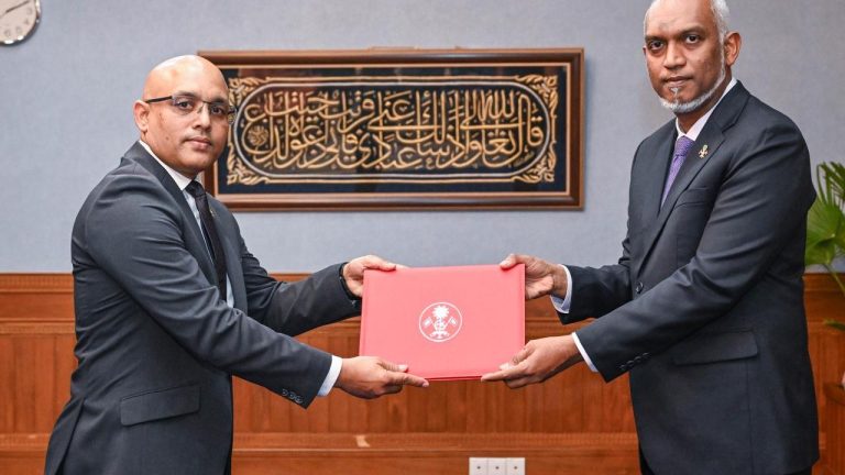 އެލްޖީއޭގެ ރައީސްކަމަށް ފިނޭންސް މިނިސްޓަރު ޒަރީރު ފިނޭންސް މިނިސްޓަރު ހަސަން ޒަރީރު