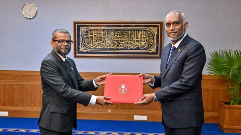 އިލެކްޝަންސް ކޮމިޝަނުގެ މެންބަރުކަމަށް ޝަކީލު އައްޔަންކުރައްވައިފި ޝަކީލް އީސީ މެމްބަރުކަމަށް އައްޔަން ކުރެއްވުން