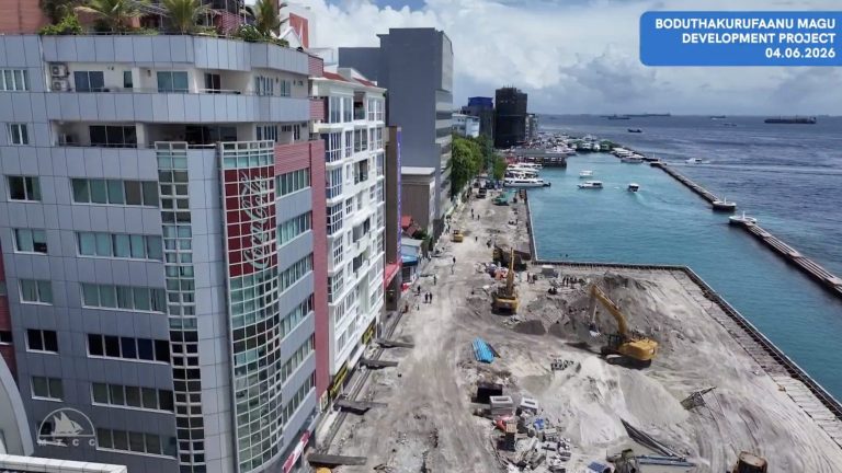 އިއްޒުއްދީން ފާލަމުން ފެށިގެން ހެންވޭރު ފެރީ ޓާމިނަލާ ހަމައަށް ތާރުއެޅުމަށް ބަންދުކުރަނީ ބޮޑުތަކުރުފާނު މަގު ޒަމާނީ ފެންވަރަށް ތަރައްގީކުރުމަށް އެމްޓީސީސީން ކުރަމުންދާ މަސައްކަތުގެ ތެރެއިން -- ފޮޓޯ/ އެމްޓީސީސީ
