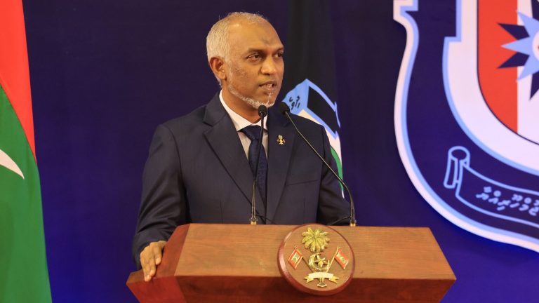 އެމެރިކާގެ މިނިވަންކަމަށް 250 އަހަރު ފުރުމާ ގުޅިގެން ރައީސް މުއިއްޒު ތަހުނިޔާ ފޮނުއްވައިފި ރައީސް މުއިއްޒު
