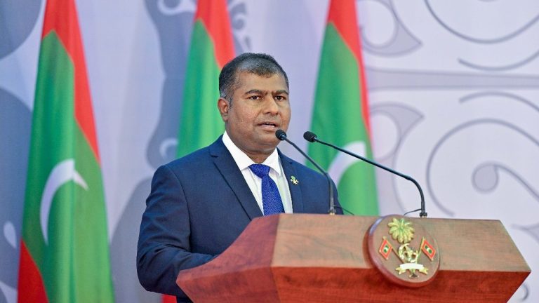 ކުރީގެ ދިވެހިބަހާއި ސަގާފަތާ ބެހޭ މިނިސްޓަރު އާދަމް ނަސީރު އިބްރާހީމް
