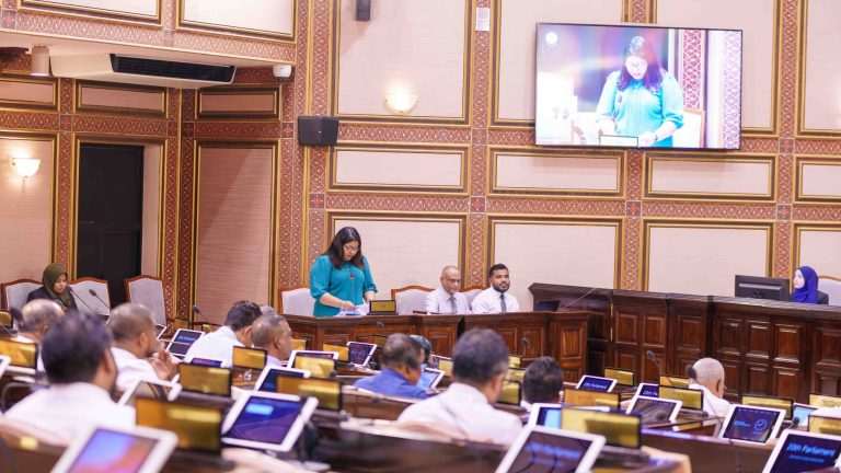އާސަންދައިގެ ދަށުން ރާއްޖޭން ބޭރަށް އެންމެ ގިނައިން ފޮނުވަނީ ކެންސަރު ބަލީގެ ފަރުވާއަށް ހެލްތު މިނިސްޓަރު ގީލާ އަލީ މަޖިލީހުގައި