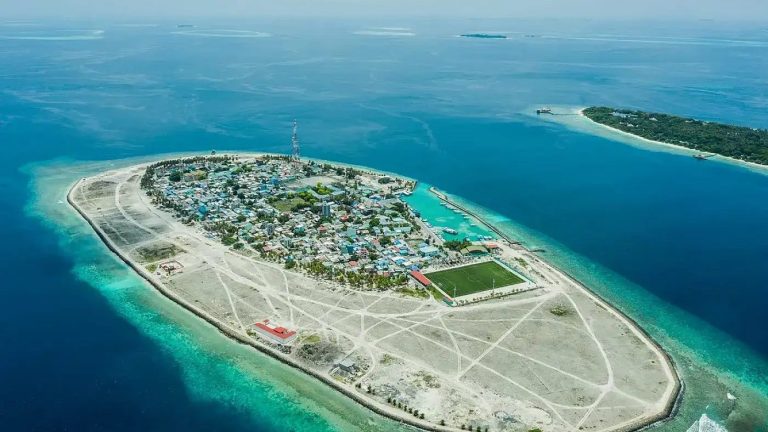 އޭދަފުށީ ފަޅުތެރެއިން އުމުރުން ދުވަސްވީ މީހަކު މަރުވެފައި އޮއްވައި ފެނިއްޖެ އޭދަފުށި